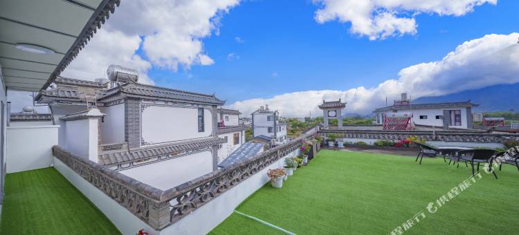 鹏云近海精品民宿(大理洱海龙龛码头观景台店)图片