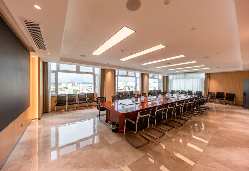 Hongqi Hotel Hotel Overview