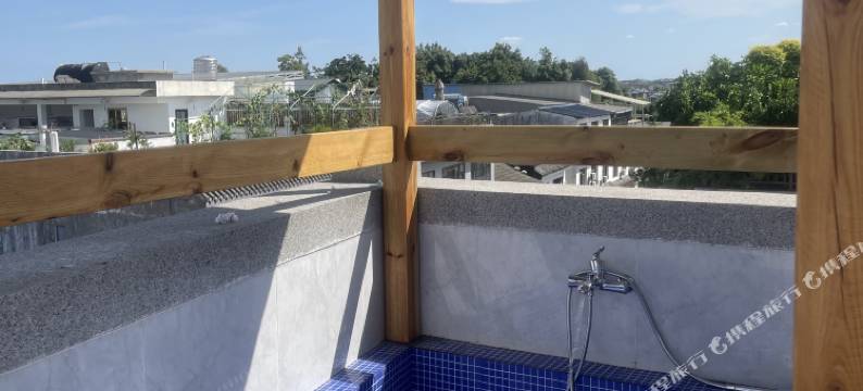 山鸟与月·汤池投影民宿(街子古镇店)图片