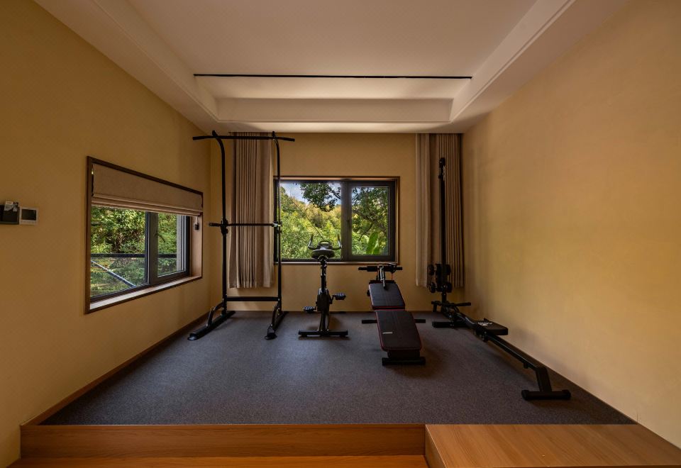 Floral Hotel·Mountain Retreat in the Clouds (Putuo Mountain Ten Thousand Buddhas Pagoda Hotel) Hotel Overview