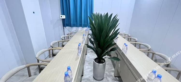 星辰云上酒店(长安大学城航天城地铁站A口店)图片