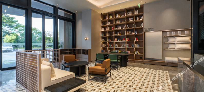 照花台S酒店(清晖园顺峰山公园店)图片
