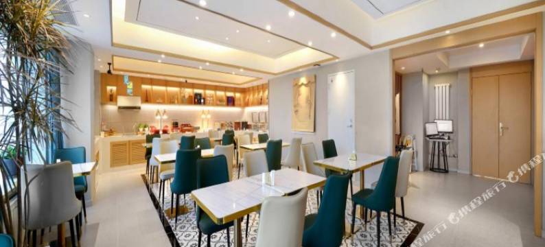 潮漫酒店(鞍山万象汇火车站店)图片