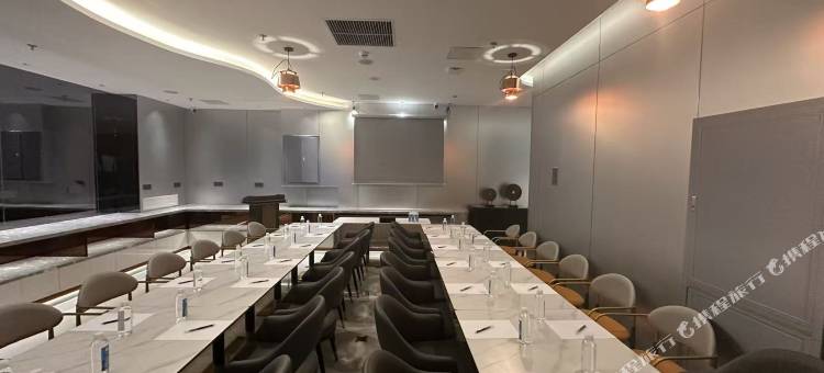 德全万象国际酒店(朝阳高铁站店)图片