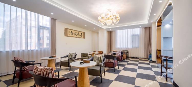 言一酒店(曲靖酒吧一条街店)图片
