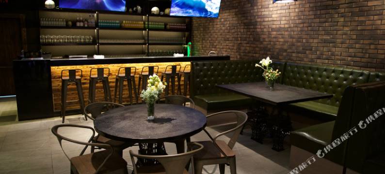 杰克丹尼酒店(青岛五四广场燕儿岛路地铁站店)图片