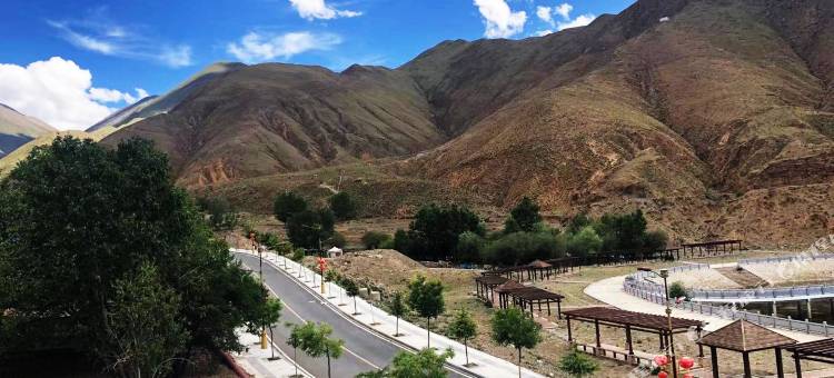 拉萨悠远的天空自驾车营地图片