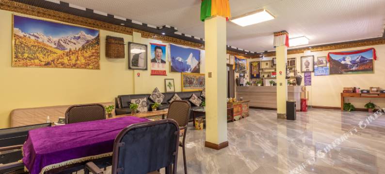 布觉精品民宿(稻城亚景区游客中心店)图片