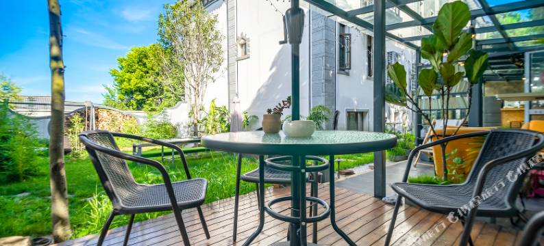 一蓝公社·茶空间花园美宿(大理古城大院里店)图片