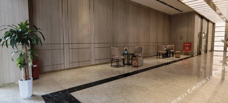 柏圣漫智慧服务公寓(中山石岐完美金鹰广场店)图片