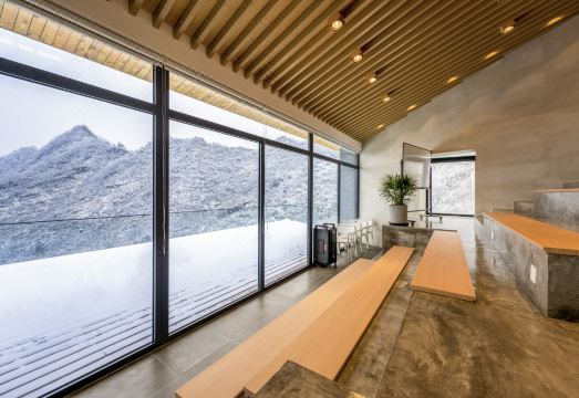 Yinju Xiangli Huapopo Homestay Hotel Overview