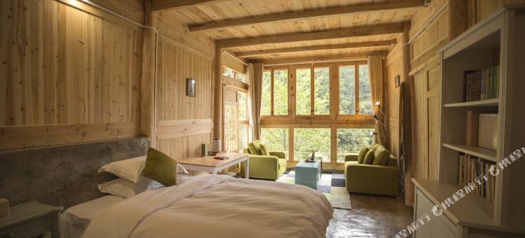 群山之心·夹缝岩民宿图片