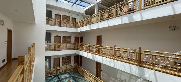 邓玛雄察大酒店图片