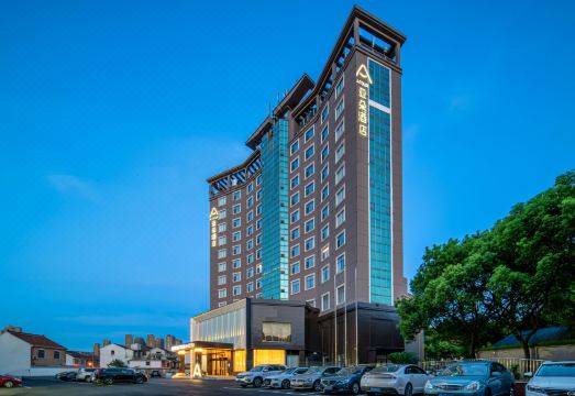 无锡南长街塘南路亚朵酒店外景图