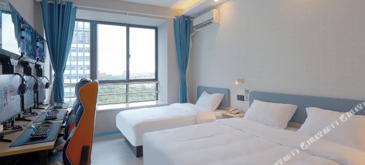 网鱼电竞酒店(苏州火车站万达广场店)图片