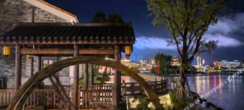 龙泉苏幕遮江景民宿(三江口店)图片