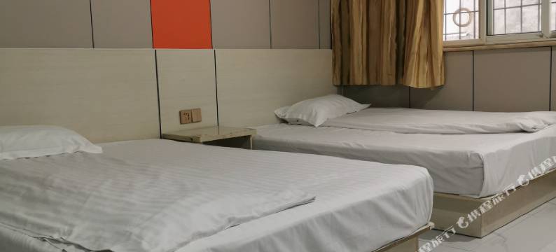 贵安商务宾馆(嘉祥一中萌山校区唐宁街店)图片