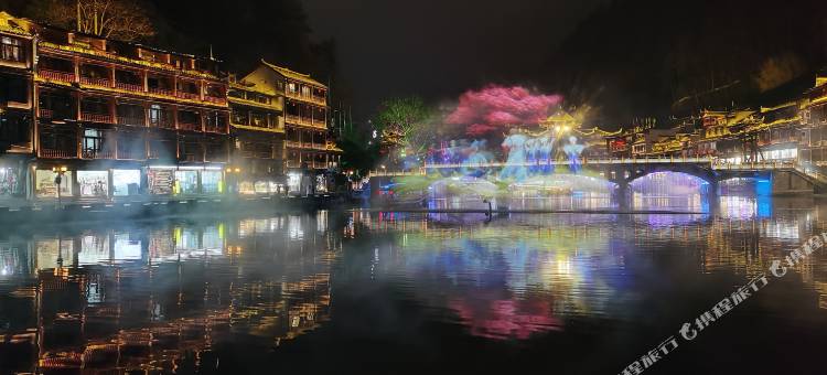 戴维斯180°•云端观景国际轻居(龙华汽车站清湖地铁站店)图片