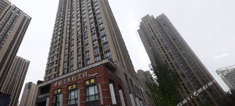 半夏时光影院民宿(武汉欢乐谷园林路地铁站店)图片