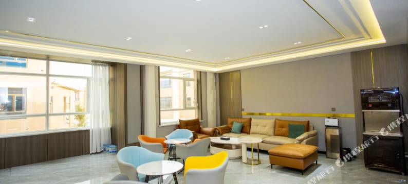 依山新境酒店(七彩丹霞景区店)图片