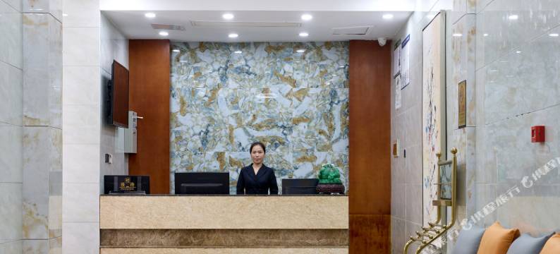 华顺酒店(南宁金湖广场地铁站埌西美食街店)图片
