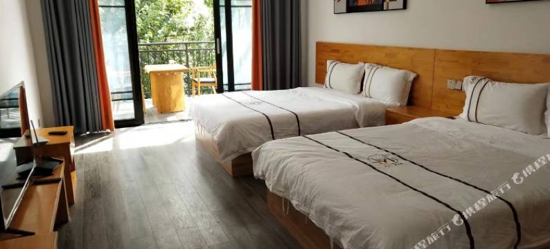 斜阳照山庄图片