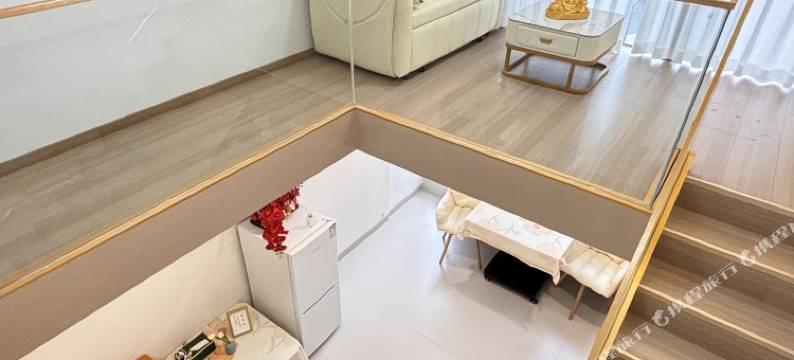 鹿鼎商务Loft公寓(江铃地铁站店)图片
