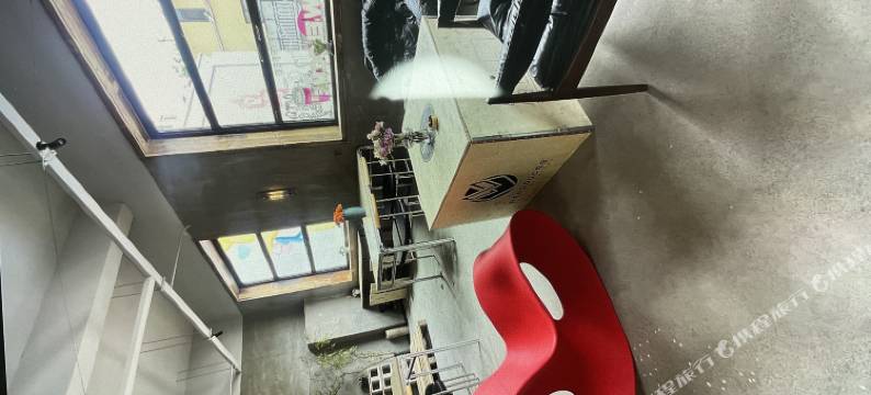 青岛鲸途国际青年旅舍(君峰路地铁站店)图片