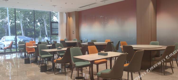 潮曼酒店(孟良崮工业园区店)图片