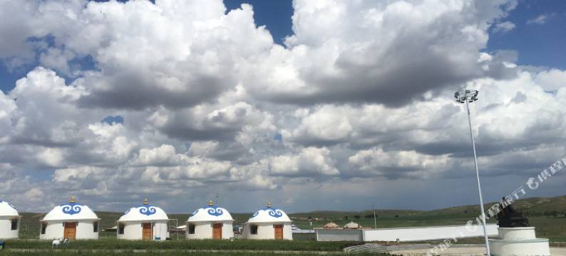 乌兰察布察右后旗火山草原自驾营地图片