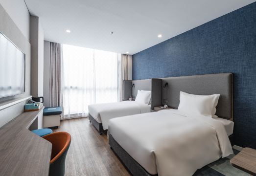 Holiday Inn Express Shanghai Pudong Chuansha Hotel Overview
