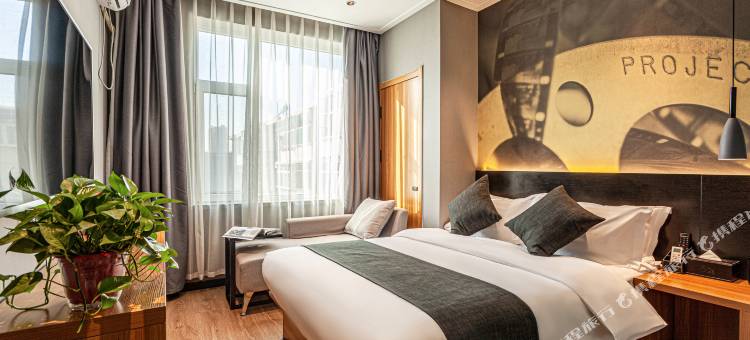 灰鲸智能酒店(临汾平阳广场店)图片