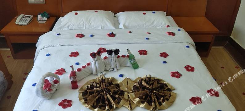 泸水君鼎华悦大酒店图片