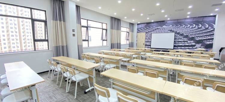 宜必思酒店(商丘港汇万达店)图片