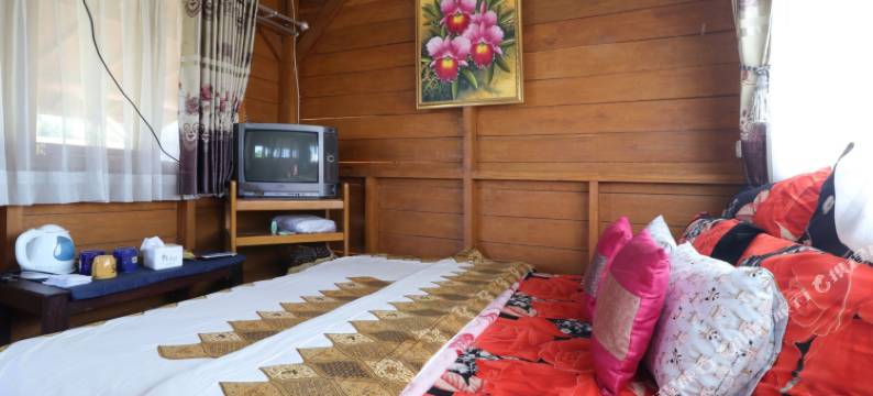 连布尔音粗伊斯兰别墅和餐厅(Lembur Incu Syariah Villa & Resto)图片