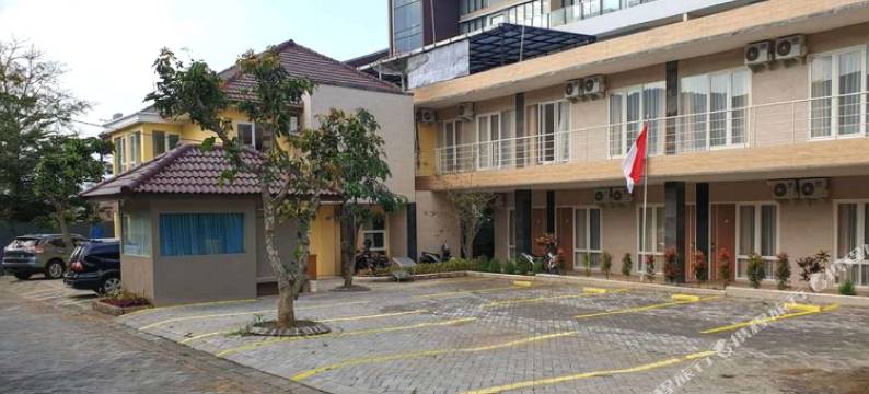 红多兹酒店-近爪哇帖木儿公园 2(RedDoorz Near Jawa Timur Park 2)图片