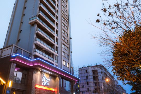 价格查询,乐山广寒宫酒店信息,酒店地址:中国,四川,乐山,市中区,朝霞