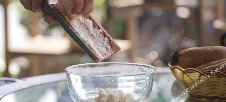 抚仙湖泊莲臣客栈图片