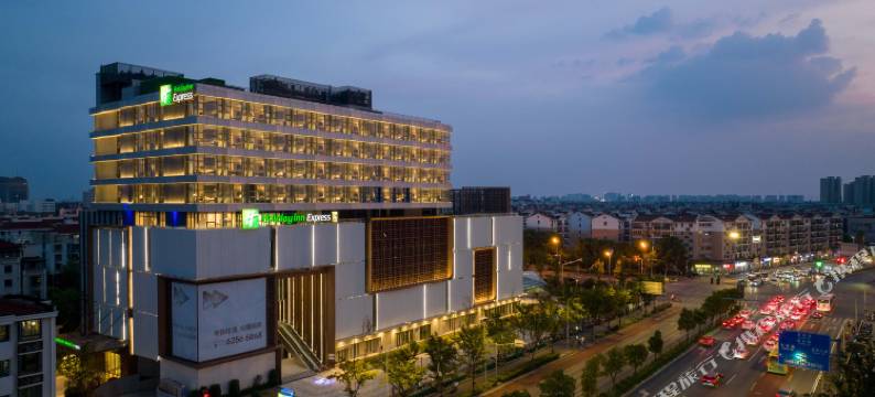 上海青浦新城智选假日酒店图片