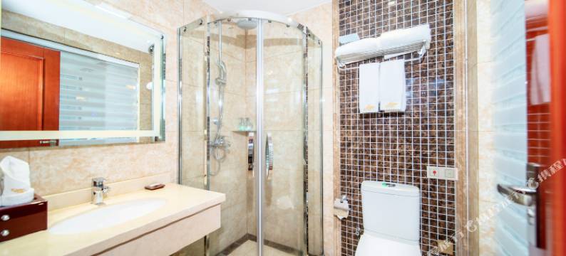 万隆汇洋海景酒店(三亚湾海月广场凤凰岛店)图片