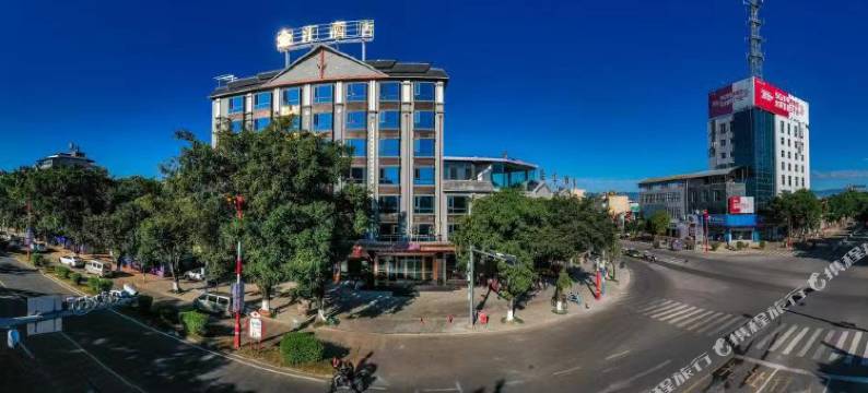 陇川金汇酒店(象乘财富中心店)图片