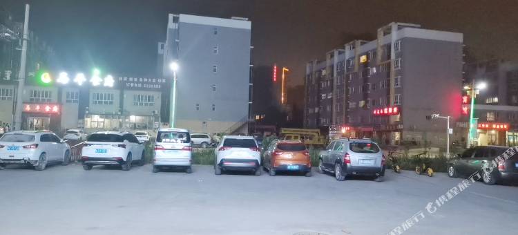 秋林大酒店(博乐火车站店)图片