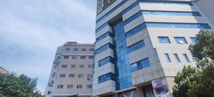 半格诗影院民宿(江汉路六渡桥地铁站店)图片