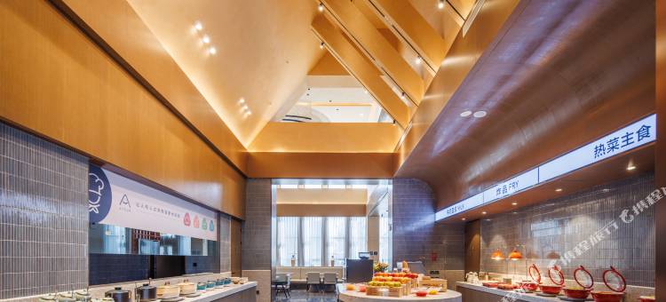 烟台八角湾大学城中建亚朵酒店图片