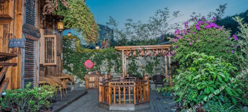 贵阳紫日醉缬手作观景民宿(青岩古镇北门店)图片