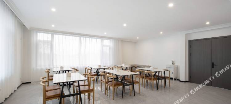 向云端酒店(桃仙机场沈阳音乐学院桃仙校区店)图片