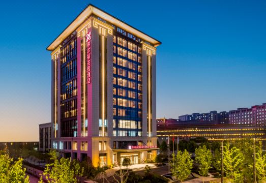 信阳东站希尔顿花园酒店外景图