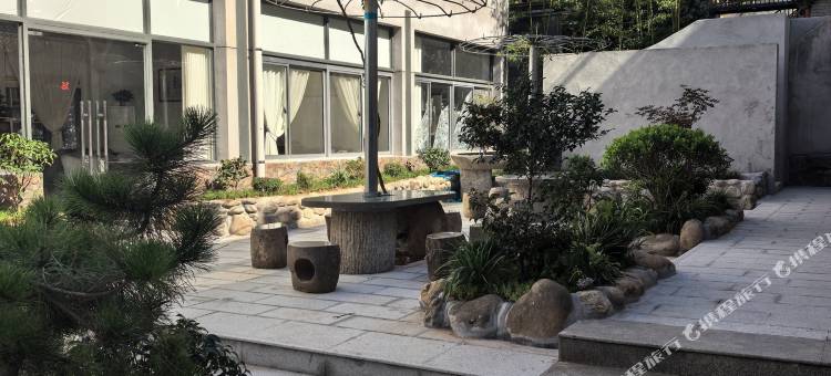 西安秦俑村窑洞庭院(兵马俑博物馆店)图片