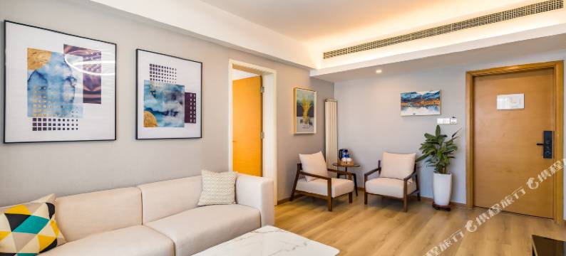 天津六昕长租酒店公寓(天津滨江道西开教堂店)图片