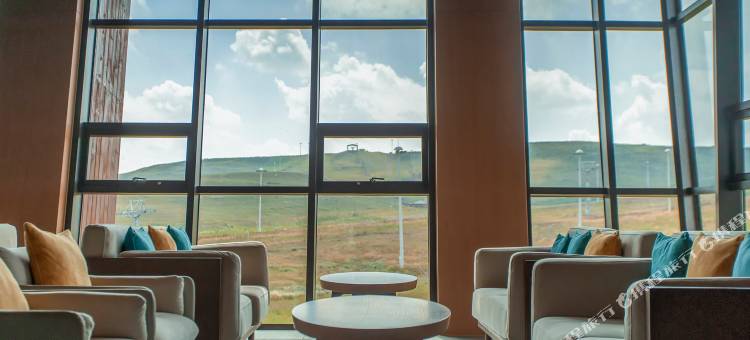 乌兰察布日光草原大河湾度假酒店图片